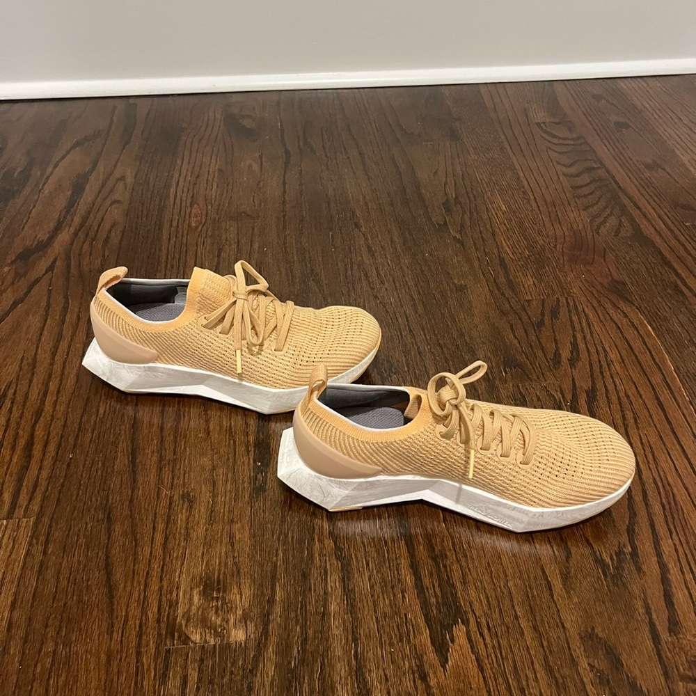 NWOT Women’s Allbirds Tree Flyers Running Shoe